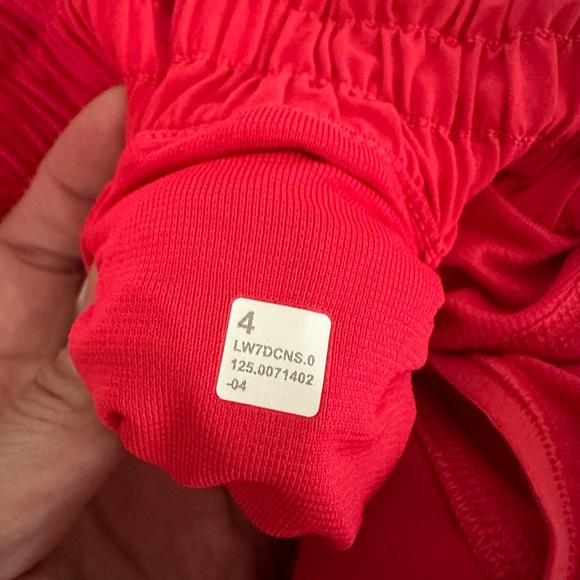 Lululemon red glow set energy longline bra and hotty hot shorts - Picture 9 of 9